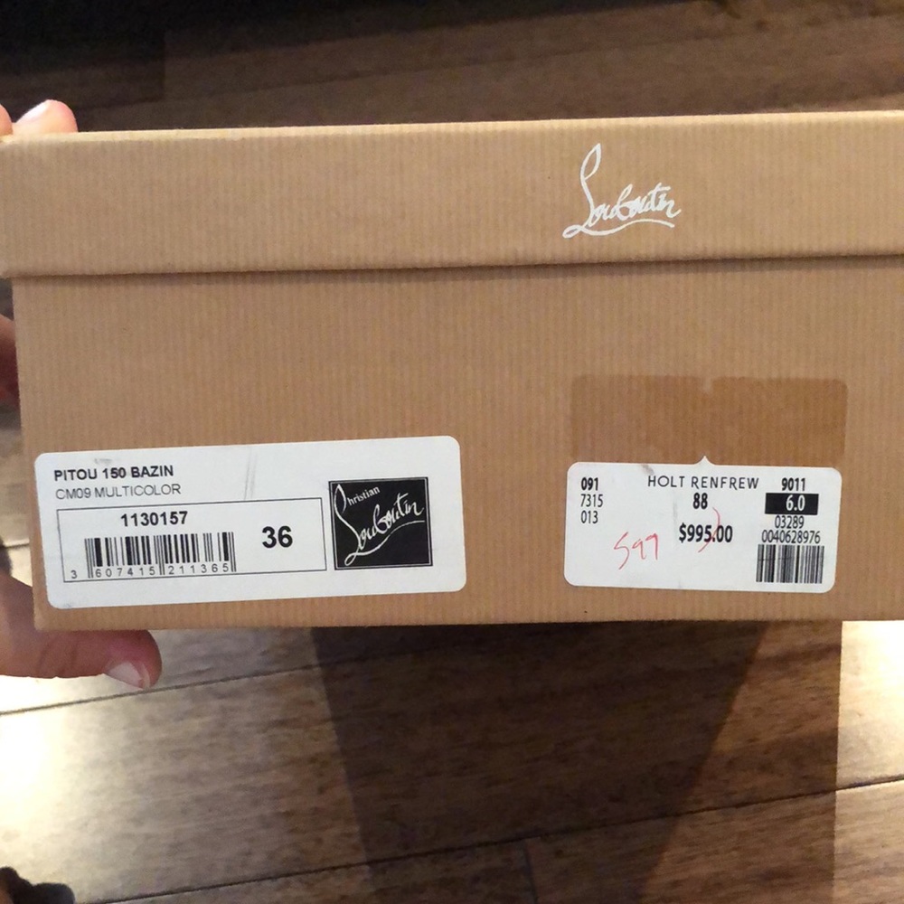 Christian louboutin authentic sandal 550$ - Picture 8 of 9